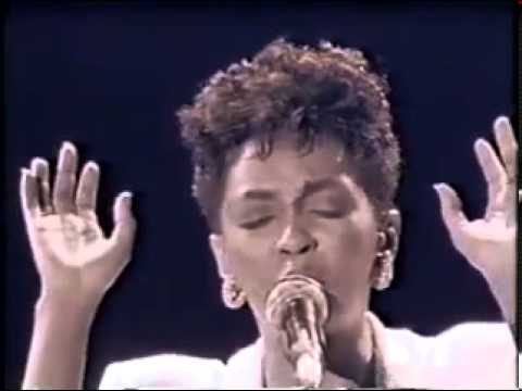 Anita Baker No One In The World Live11)