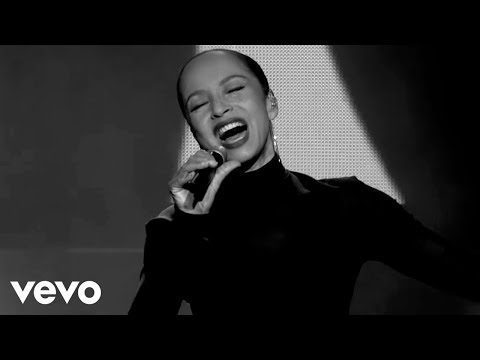 Sade – Love Is Found (Live 2011)