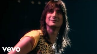 Journey – Who's Crying Now (from Live in Houston 1981: The Escape Tour)