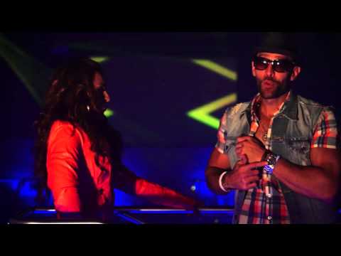 Elida Reyna Y Avante – Muevelo Asi con participacion de Yeyo (Official Video)