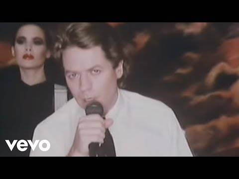 Robert Palmer – Addicted To Love (Official Music Video)
