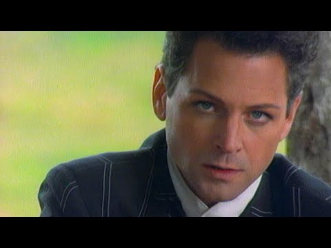 Fleetwood Mac – Little Lies (Official Music Video)