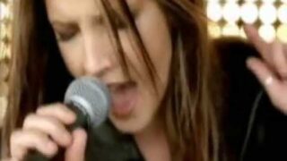 Lisa Marie Presley – Lights Out